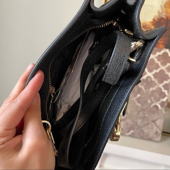 NWT Michael Kors Hamilton traveler crossbody in black - Picture 5 of 7